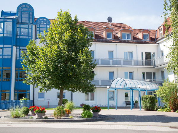 Außenansicht Immanuel Haus Bethanien, Pflegeheim, Pflegeangebot in Hünfeld in Hessen, Kurzzeitpflege, Tagespflege, Langzeitpflege Außenansicht Immanuel Haus Bethanien, Pflegeheim, Pflegeangebot in Hünfeld in Hessen, Kurzzeitpflege, Tagespflege, Langzeitpflege